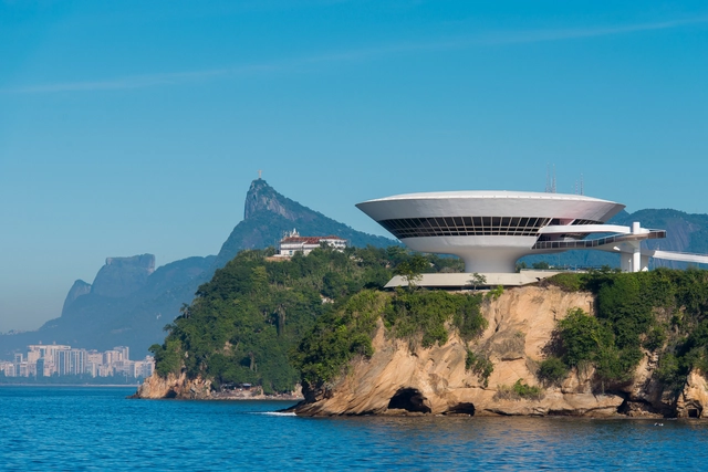 A Lighthouse in Rio de Janeiro's Landscape: the Niterói Contemporary Art Museum by Oscar Niemeyer - Featured Image