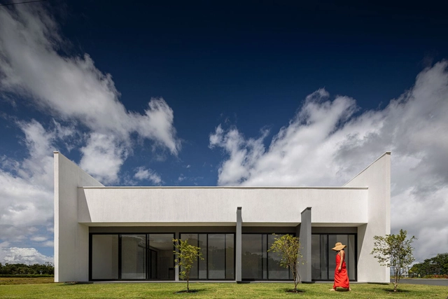 Casa Aldeia / NEBR Arquitetura - Casas