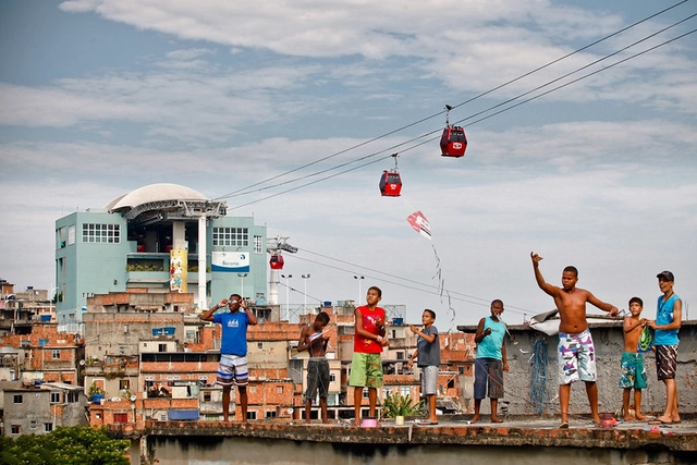 A cidade e as crianças - Imagem de Destaque