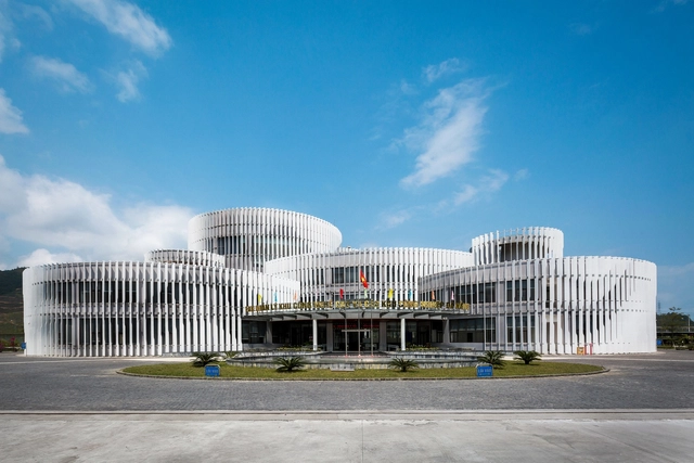 Da Nang Hi-Tech Park Headquarters Building / HUNI Architectes - Exterior Photography, Office Buildings