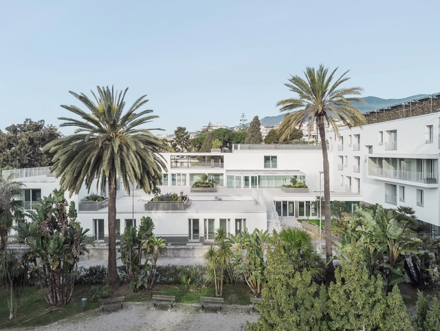 Ex-Tribunale Conversion in Sheltered Accommodation / Calvi Ceschia Viganò architetti associati - Exterior Photography, Refurbishment, Courtyard, Balcony