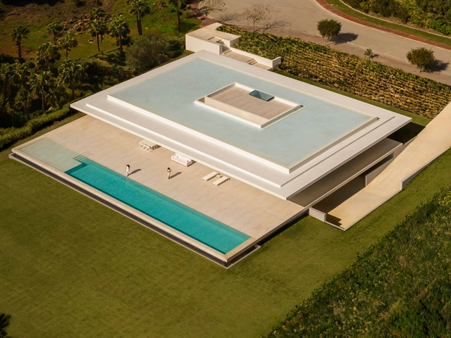 Casa em Sotogrande / Fran Silvestre Arquitectos - Casas