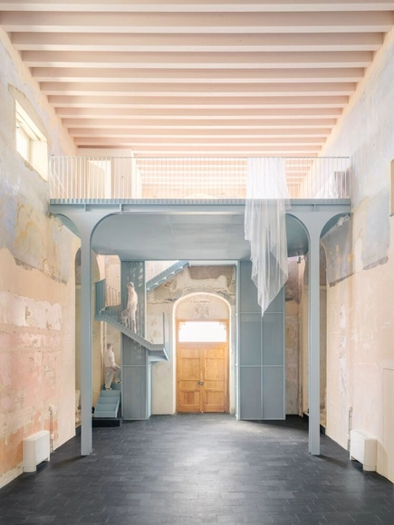 Centro de formación cultural y experiencial Nostra Signora della Costa / caarpa - Fotografía interior, Remodelaciones, Arco, Escaleras, Fijación Vigas, Pilares, Iluminación