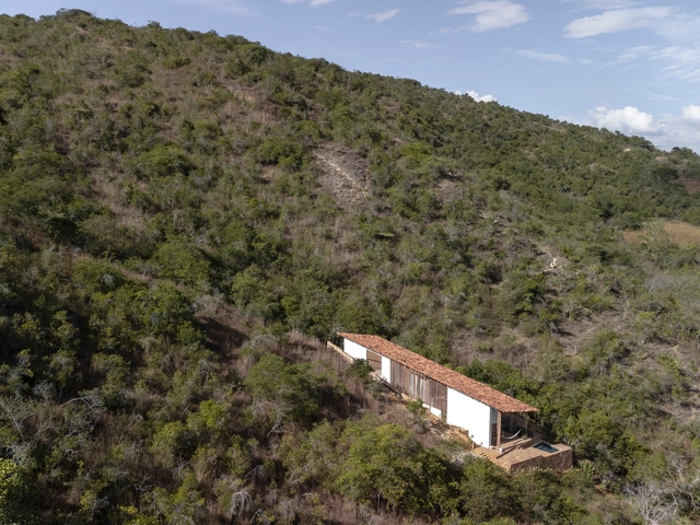 Casa La hoja sobre el cerro / Alsar Atelier + GB Urban Studio - Fotografía exterior, Casas