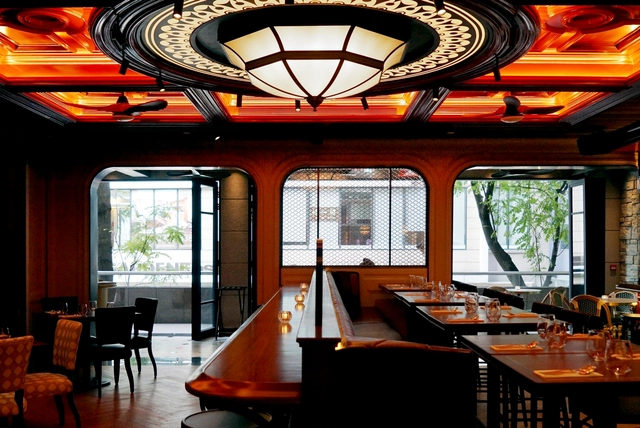Landau's Restaurant / Zanghellini & Holt Associates - Interior Photography, Restaurants & Bars
