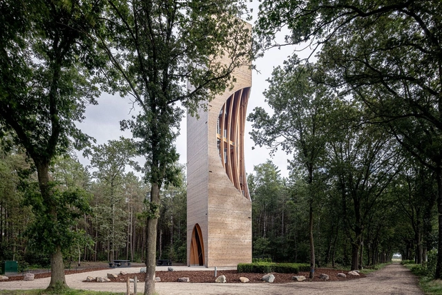 Torre de vigilancia Einderheide / NEXT architects - Centro De Observación