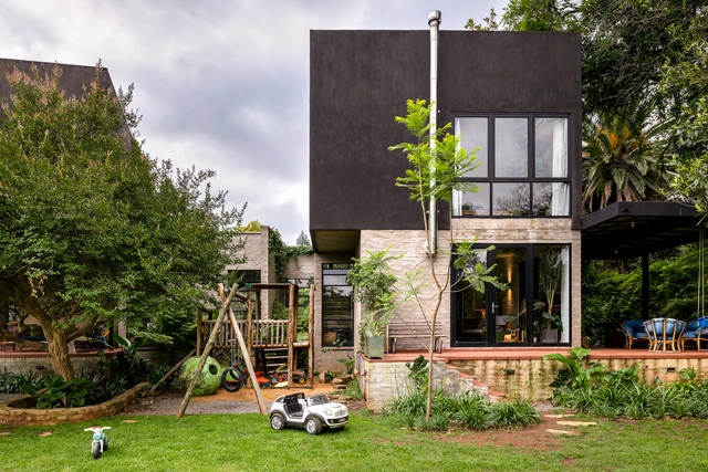 Kalm Residence / Two Five Five Architects - Exterior Photography, Houses, Stairs