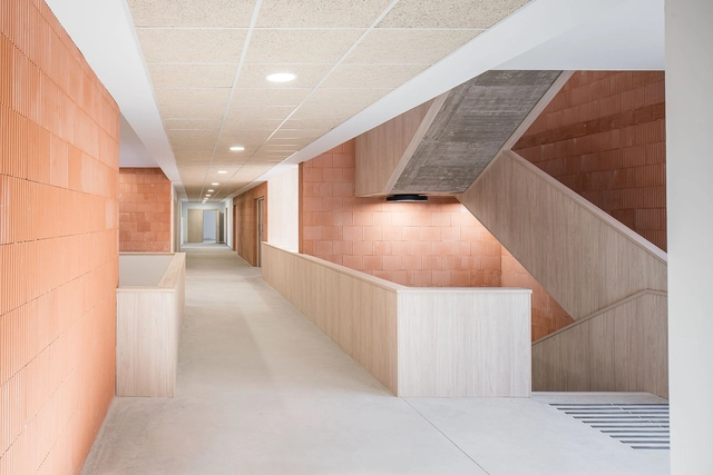 Centro Socio-Cultural "El Ensanche"  / Parra Arquitectos + INCOSA - Centro Cultural