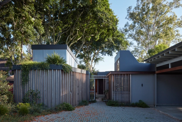 Casa River Hearth / Arcke - Fotografía exterior, Casas, Patio interior