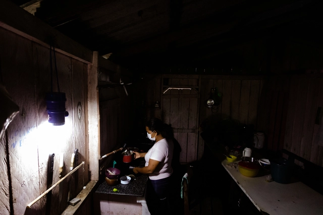 Luz que Cura: O Impacto do Litro de Luz no Bem-Estar de Comunidades - Imagem de Destaque
