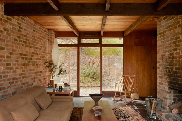 River Bend Repair / Vaughan Howard Architects with InPlace - Interior Photography, Renovation, Chair