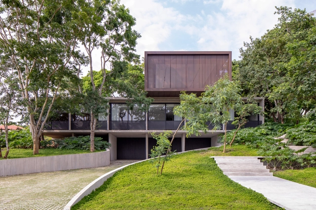 Casa Requena / Sommet - Casas