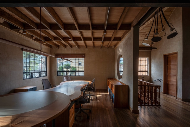 Fondo de Acción Urgente de América Latina / Yemail Arquitectura - Fotografía interior, Interiores De Oficina, Iluminación, Mesas, Sillas