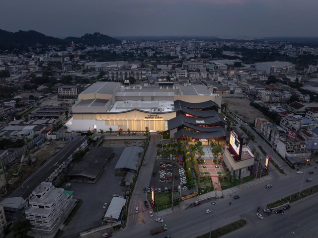 Central Nakhon Sawan / IF (Integrated Field) - Commercial Architecture