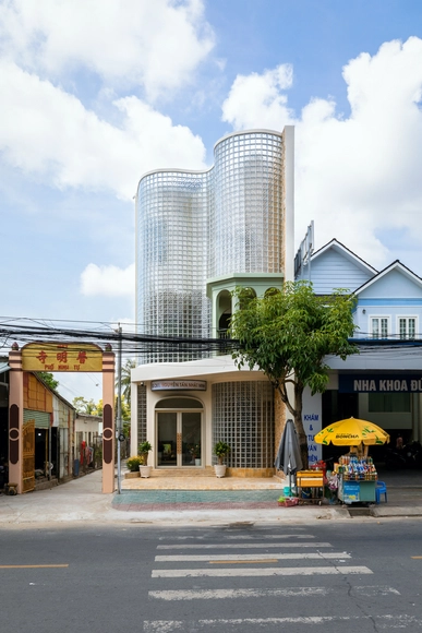 Casa Pabellón de cristal / DA VÀNG studio - Casas
