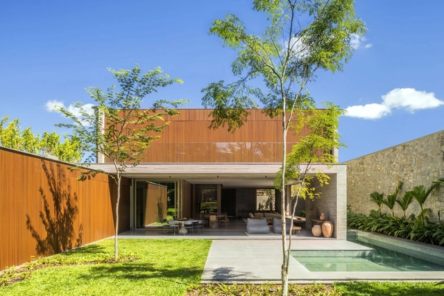 Casa Abacateiro / Angela Castilho Arquitetura e Interiores - Fotografía exterior, Casas, Patio interior