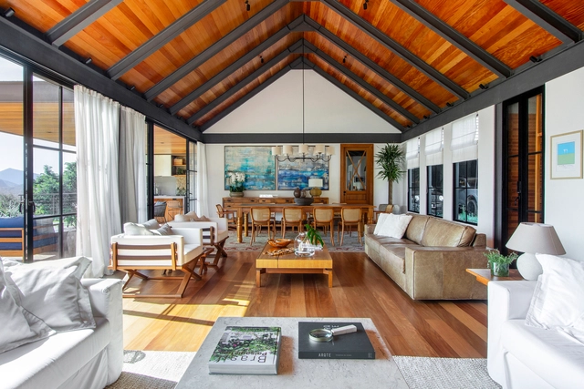 Casa lá do alto (TLM) / FOSSATI Arquitetura - Fotografia de Interiores, Casas, Viga, Porta, Cadeira, Mesa