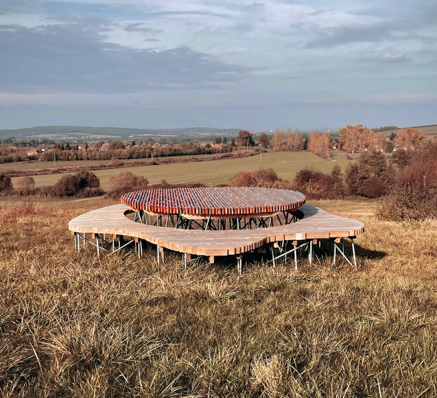 Mesa Redonda 100x  / Field of Sparks  - Instalaciones Y Estructuras