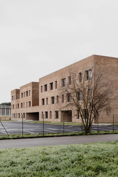 Escola Liceo Montale Pontedera / Colucci&Partners - Fotografia de Exterior, Escolas