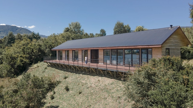 Casa Islote de Rupanco / POLA IGLESIAS ARQUITECTURA - Fotografía exterior, Casas, Terraza, Cierros