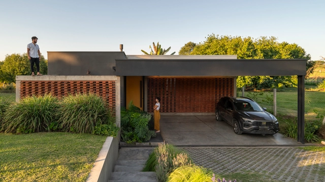 La casa de la puerta amarilla / Etéreo Arquitectos - Fotografía exterior, Casas