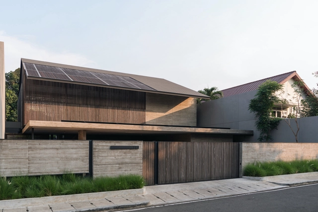 Mitsugo House / Pranala Associates - Houses