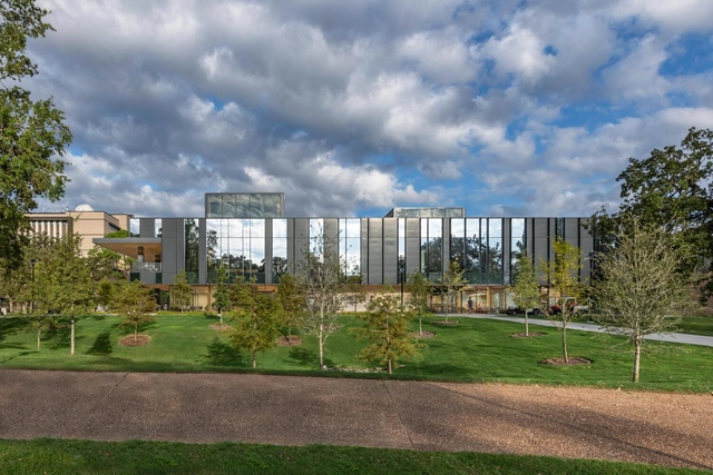 Retail, Auxiliary, and Dining (RAD) Center at the University of Houston / Perkins&Will - University