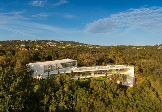 Casa 95 Sotogrande  / Fran Silvestre Arquitectos - Casas