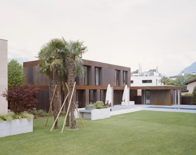 LIH Residence / Atelier Rampazzi - Exterior Photography, Extension, Courtyard, Balcony