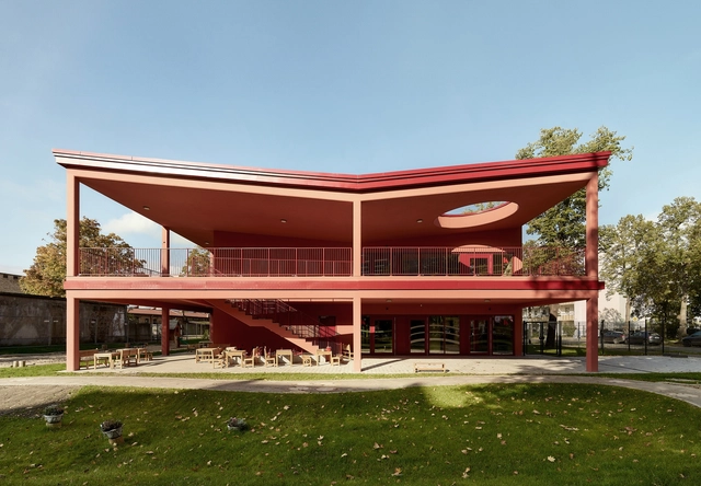 Spreeklang Kindergarten / Schoener und Panzer Architekten - Fotografía exterior, Guardería, Pilares