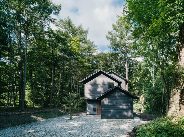 Casa ao Pé do Monte Asama / norari works - Fotografia de Exterior, Casas, Floresta
