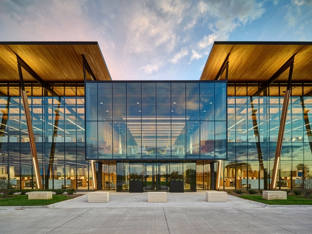 Kreg Tool Corporate Headquarters / Neumann Monson Architects - Exterior Photography, Office Buildings, Beam