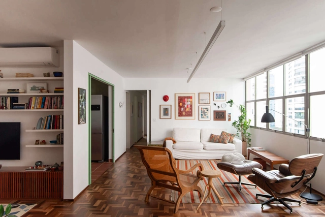 Apartamento André Fernandes / João Marujo + Orlando Naj - Fotografia de Interiores, Interiores De Apartamentos, Mesa, Iluminação, Cadeira