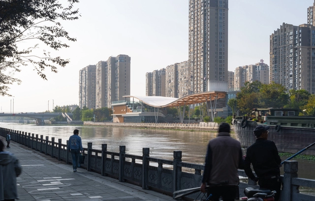 运河畔的大船篷 / 东大院ATA工作室 - 建筑图, 社区中心, 城市