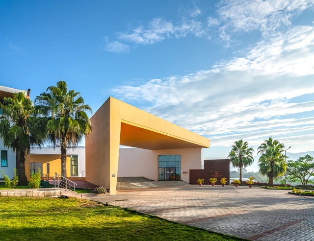 Goa Institute of Management / Somaya Sampat  - Educational Architecture
