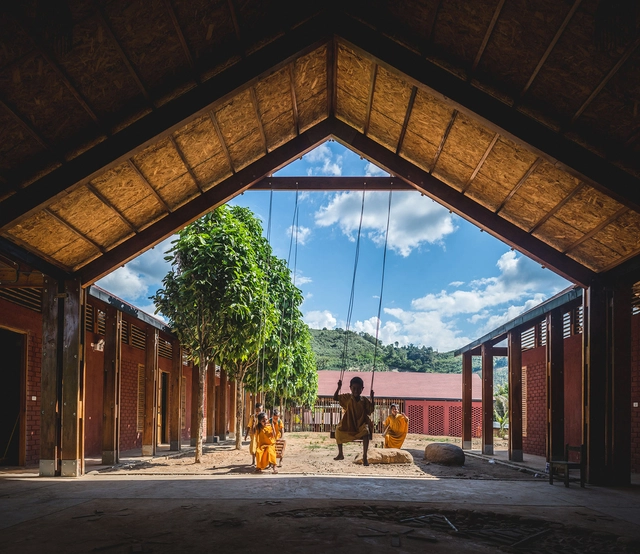 Construir con las comunidades: escuelas rurales que integran técnicas y materiales locales en Latinoamérica - Imagen Principal