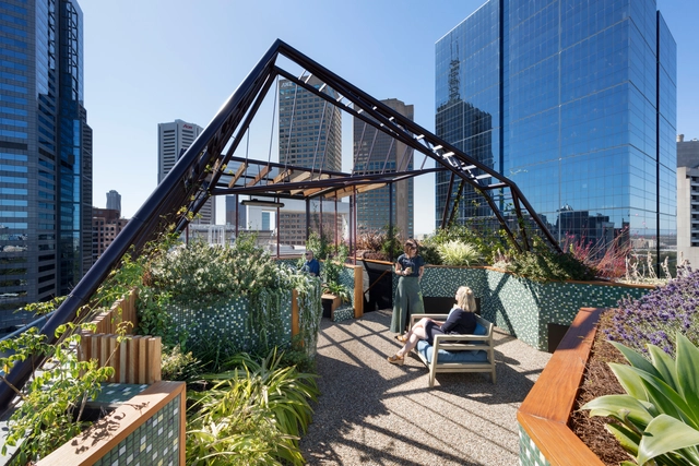 Cómo diseñar terrazas urbanas residenciales: estrategias para vivir en las alturas - Imagen Principal
