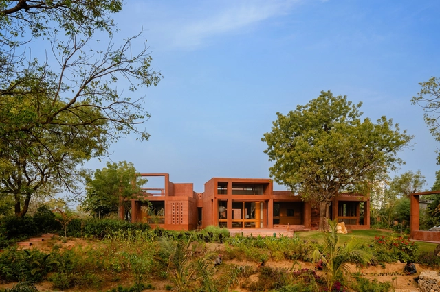 Casa em Alloa Hills / Studio Sangath - Fotografia de Exterior, Casas, Jardim