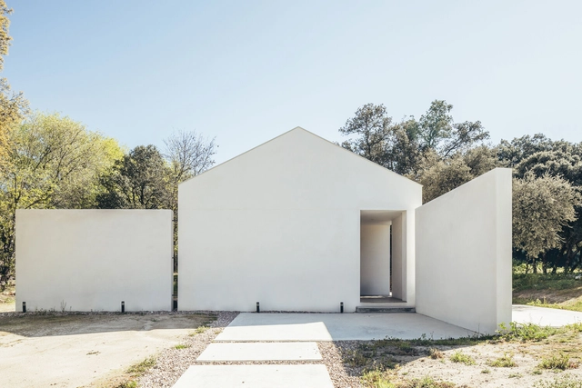 Casa entre encinas / More&Co - Sustentabilidad
