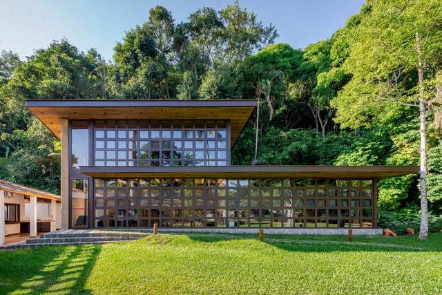 Oficinas Associação Barreiros / Dall'Ovo Magalhães Arquitetura - Edificio De Oficinas