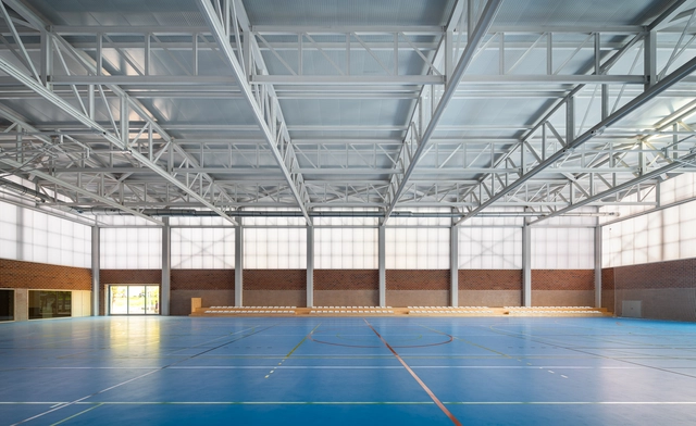 Pabellón Polideportivo "Carlos Soria" / ABLM arquitectos - Centro Multideportivo