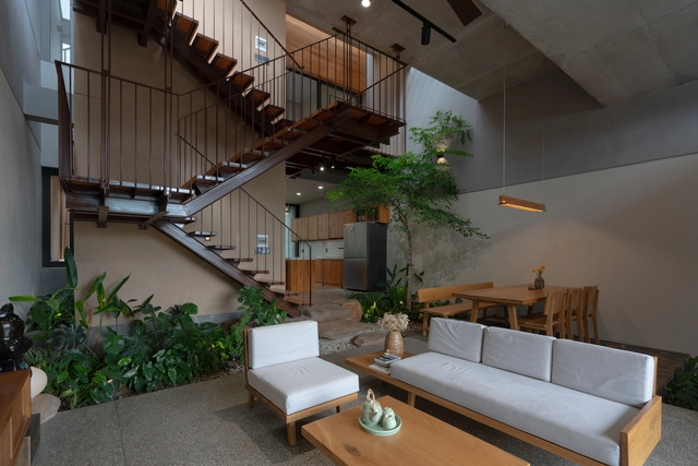 Casa Jinjee / Tad.atelier - Fotografia de Interiores, Casas, Escada, Balcão, Cadeira