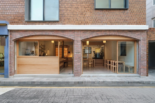 Yeonheun Roasters / Sherpa - Exterior Photography, Coffee Shop Interiors