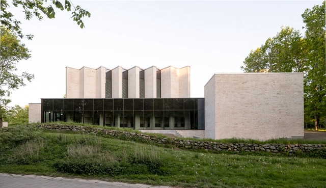 Højvangen Church / Henning Larsen + espen surnevik -          Churches