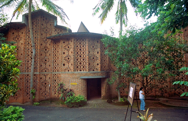 El legado de Laurie Baker y la democratización de la arquitectura india - Imagen Principal