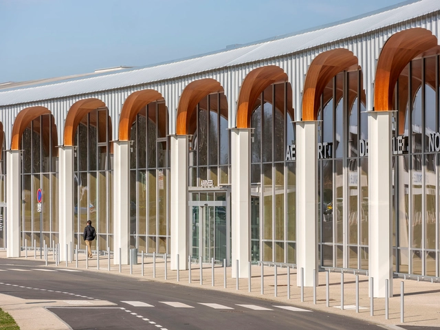 Deauville Terminal Saint-Gatien-des-Bois / Ferrier Marchetti Studio - Transportation 