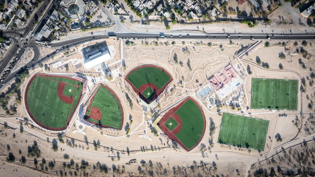 Masterplan & Conjunto Deportivo La Paz / CCA | Bernardo Quinzaños  - Centro Multideportivo