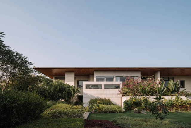 Anand Home / Hiren Patel Architect Design - Exterior Photography, Houses, Garden