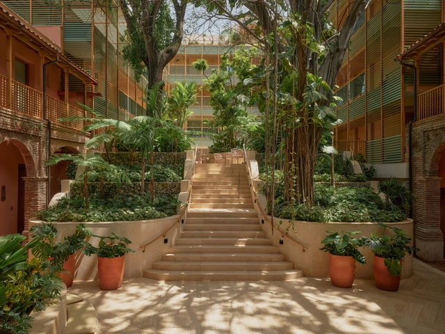 Kimpton Las Mercedes / Moneo Brock Studio - Fotografía exterior, Hoteles, Patio interior, Balcón, Arcada