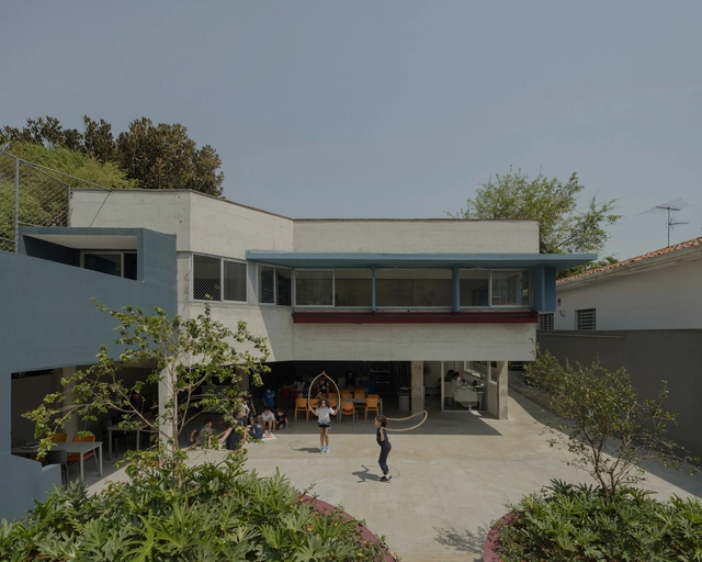 Colegio São Sabas / Guido Otero Arquitetura - Fotografía exterior, Escuelas, Patio interior